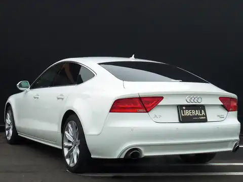 カタログ画像：Ａ７スポーツバック （A7 SPORTBACK） ３．０ＴＦＳＩクワトロ 2013年7月 DBA-4GCGWC 3000cc アイビスホワイトorグレイシアホワイトメタリック 燃費11.0km / l バック