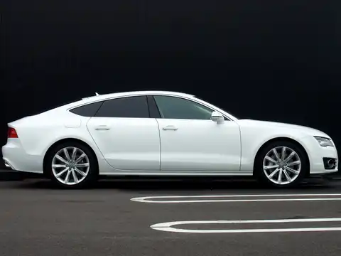 カタログ画像：Ａ７スポーツバック （A7 SPORTBACK） ３．０ＴＦＳＩクワトロ 2013年7月 DBA-4GCGWC 3000cc アイビスホワイトorグレイシアホワイトメタリック 燃費11.0km / l 外装