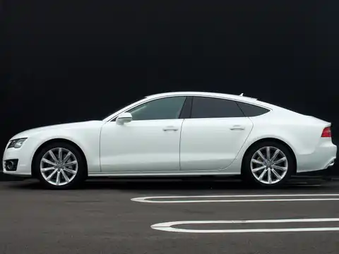 カタログ画像：Ａ７スポーツバック （A7 SPORTBACK） ３．０ＴＦＳＩクワトロ 2013年7月 DBA-4GCGWC 3000cc アイビスホワイトorグレイシアホワイトメタリック 燃費11.0km / l 外装