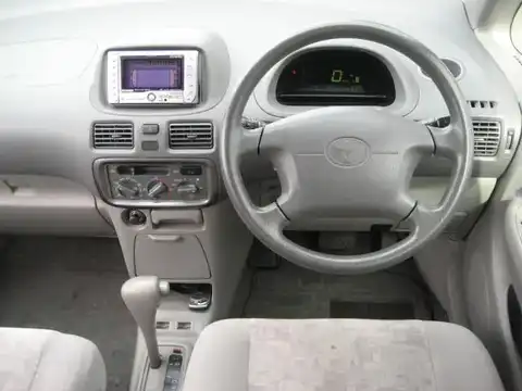 カタログ画像：カローラスパシオ （COROLLA SPACIO） スパシオ Ｇパッケージ ２－３ 1999年4月 GF-AE111N 1600cc シルバーメタリック 燃費13.2km / l 内装