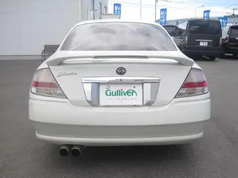 カタログ画像：グロリア （GLORIA） ３００ＴＸ Ｅパッケージ装着車 2000年6月 GH-HY34 3000cc ホワイトパール（３ＴＰ） 燃費11.2km / l バック