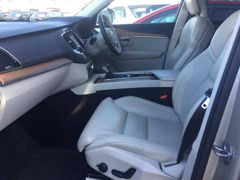 カタログ画像：ＸＣ９０ （XC90） Ｔ８ ツインエンジン ＡＷＤ エクセレンス 2018年8月 DLA-LB420XCPA 2000cc ルミナスサンドメタリック 燃費13.7km / l フロント