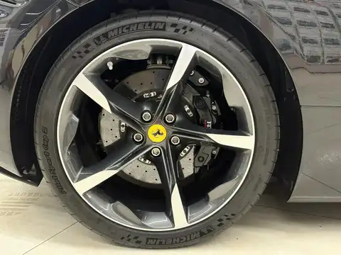 カタログ画像：ＳＦ９０ストラダーレ （SF90 STRADALE） ベースグレード 2019年10月 7LA-173H 4000cc タイヤ