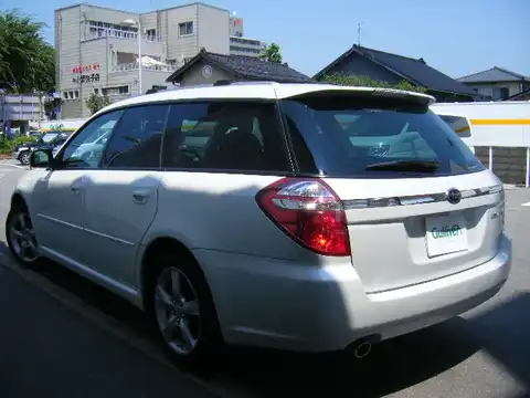 カタログ画像：レガシィツーリングワゴン （LEGACY TOURING WAGON） ２．０ｉ アーバンセレクション 2007年11月 CBA-BP5 2000cc サテンホワイト・パール 燃費14.0km / l バック