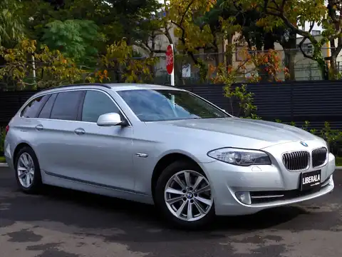 カタログ画像：５シリーズ （5 SERIES） ５２３ｉツーリング ハイラインパッケージ 2011年10月 DBA-XL20 2000cc 燃費13.8km / l メイン（その他）