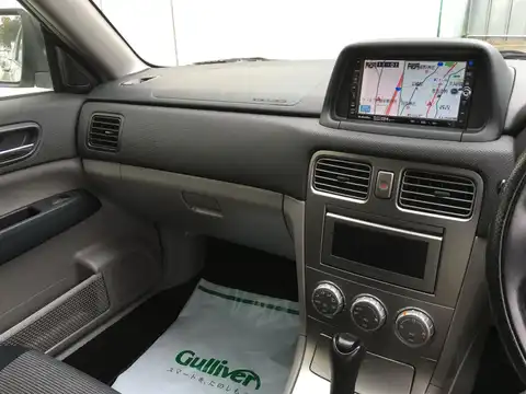 カタログ画像：フォレスター （FORESTER） ２．０ＸＳ 2005年1月 CBA-SG5 2000cc プレミアムシルバー・メタリック 燃費13.6km / l 内装