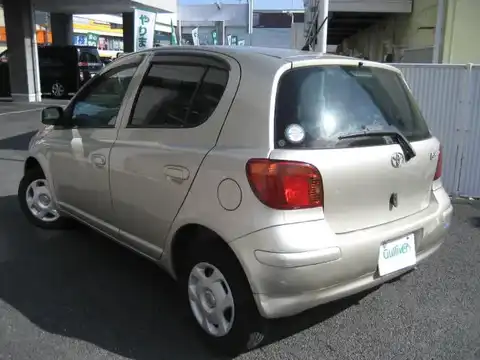 カタログ画像：ヴィッツ （VITZ） Ｕ 2003年8月 UA-SCP13 1300cc シャンパンメタリック 燃費23.5km / l バック