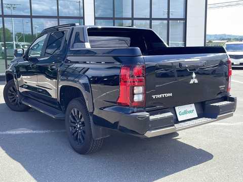 カタログ画像：トライトン （TRITON） ＧＬＳ 2024年2月 3DF-LC2T 2400cc ジェットブラックマイカ 燃費11.3km / l バック