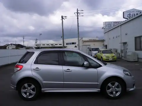 カタログ画像：ＳＸ４ （SX4） １．５Ｇ 2009年5月 DBA-YA11S 1500cc スターシルバーメタリック 燃費16.4km / l 外装