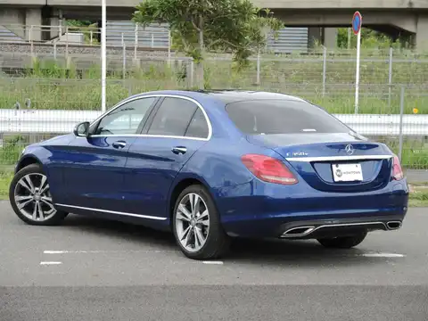 カタログ画像：Ｃクラス （C-CLASS） Ｃ３５０ｅアバンギャルド 2015年12月 DLA-205047 2000cc ブリリアントブルー（Ｍ）orカバンサイトブルー（Ｍ） 燃費17.2km / l バック