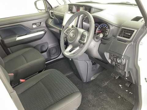 カタログ画像：ルーミー （ROOMY） カスタムＧ 2024年12月 5BA-M910A 1000cc パールホワイトⅢorブラックマイカメタリック×パールホワイトⅢ 燃費16.8km / l 内装