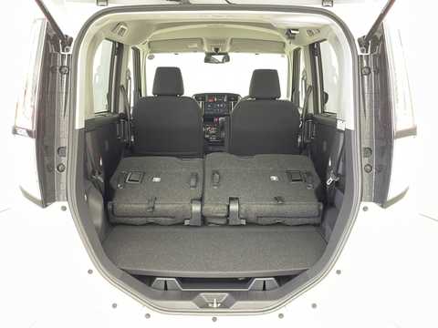 カタログ画像：ルーミー （ROOMY） カスタムＧ 2024年12月 5BA-M910A 1000cc パールホワイトⅢorブラックマイカメタリック×パールホワイトⅢ 燃費16.8km / l 内装
