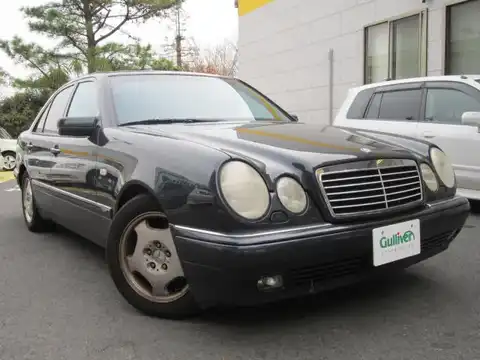 カタログ画像：Ｅクラス （E-CLASS） Ｅ４３０ アバンギャルド 1999年10月 GF-210070 4300cc エメラルドブラック 燃費7.8km / l メイン（その他）