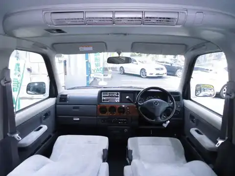 カタログ画像：ステップワゴン （STEPWAGON） ウルトラ 回転対座シート 2000年8月 GF-RF1 2000cc タフタホワイト 燃費11.4km / l 内装