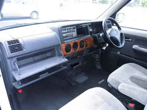 カタログ画像：ステップワゴン （STEPWAGON） ウルトラ ポップアップシート 2000年8月 GF-RF2 2000cc タフタホワイト 燃費10.2km / l 内装