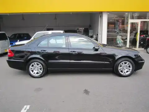 カタログ画像：Ｅクラス （E-CLASS） Ｅ２８０ 2005年8月 DBA-211054C 3000cc エメラルドブラック（Ｍ）orオブシディアンブラック（Ｍ） 燃費9.1km / l 外装