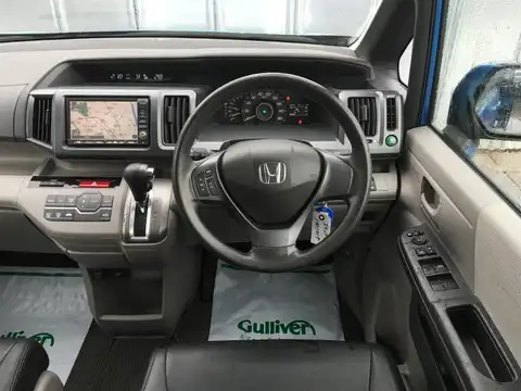 カタログ画像：ステップワゴン （STEPWAGON） Ｇ Ｌパッケージ 2009年10月 DBA-RK2 2000cc アオゾラブルー・メタリック 燃費12.6km / l 内装