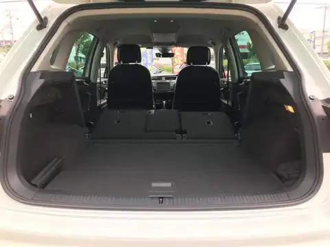 カタログ画像：ティグアン （TIGUAN） ＴＳＩ ハイライン 2018年3月 ABA-5NCZE 1400cc ピュアホワイト 燃費16.3km / l 内装