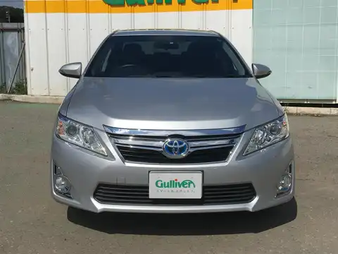 カタログ画像：カムリ （CAMRY） ハイブリッド Ｇパッケージ 2011年9月 DAA-AVV50 2500cc シルバーメタリック 燃費23.4km / l フロント