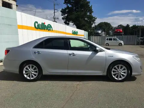 カタログ画像：カムリ （CAMRY） ハイブリッド Ｇパッケージ 2014年4月 DAA-AVV50 2500cc シルバーメタリック 燃費23.4km / l 外装