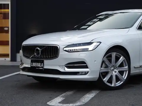 カタログ画像：Ｖ９０ （V90） Ｔ６ ＡＷＤ インスクリプション 2017年7月 DBA-PB420 2000cc アイスホワイト 燃費12.7km / l 外装