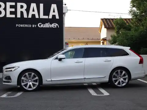 カタログ画像：Ｖ９０ （V90） Ｔ６ ＡＷＤ インスクリプション エアサスペンション装着車 2018年7月 DBA-PB420A 2000cc アイスホワイト 燃費12.7km / l 外装