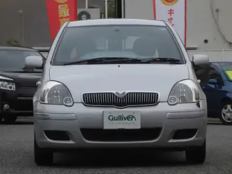 カタログ画像：ヴィッツ （VITZ） クラヴィア 2004年2月 CBA-NCP15 1300cc シルバーマイカメタリック 燃費16.6km / l フロント