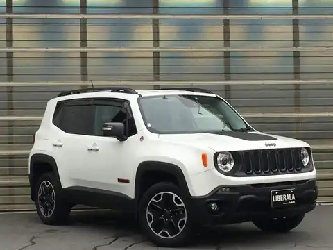 カタログ画像：ジープ・レネゲード （JEEP RENEGADE） トレイルホーク 2015年9月 ABA-BU24 2400cc アルパインホワイトクリアコート 燃費10.4km / l メイン（その他）