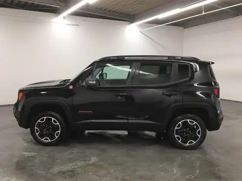 カタログ画像：ジープ・レネゲード （JEEP RENEGADE） トレイルホーク 2015年9月 ABA-BU24 2400cc ブラッククリアコート 燃費10.4km / l 外装