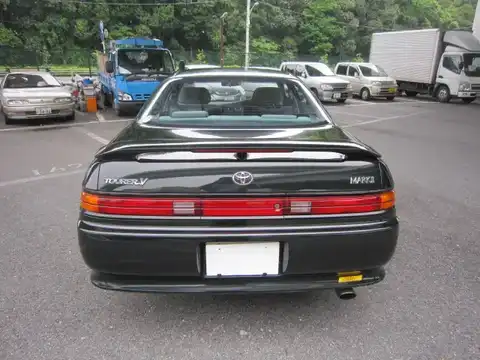 カタログ画像：マークII （MARK II） ツアラーＶ 1995年8月 E-JZX90 2500cc ダークグリーンＭ．Ｉ．Ｏ． 燃費8.2km / l バック