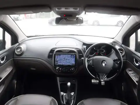 カタログ画像：キャプチャー （CAPTUR） カンヌ 2016年6月 ABA-2RH5F1 1200cc ブルーマリーンフュメ+カプチーノM 燃費17.2km / l 内装