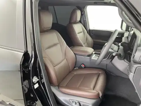 カタログ画像：ランドクルーザー２５０ （LAND CRUISER 250） ＺＸ 2024年4月 3DA-GDJ250W 2800cc ブラック 燃費11.0km / l フロント