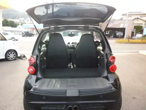 カタログ画像：スマートフォーツークーペ （SMART FORTWO COUPE） ＢＲＡＢＵＳ エクスクルーシブ 2011年7月 ABA-451333 1000cc ディープブラック 燃費18.3km / l 内装