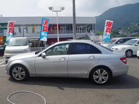 カタログ画像：Ｃクラス （C-CLASS） Ｃ２００ ＣＧＩブルーエフィシェンシー アバンギャルド 2010年2月 DBA-204048 1800cc イリジウムシルバー（Ｍ） 燃費11.6km / l 外装