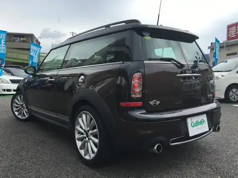 カタログ画像：ＭＩＮＩ （MINI） クーパーＳ クラブマン 2011年4月 DBA-ZG16 1600cc ホット・チョコレート（メタリック） 燃費17.8km / l バック