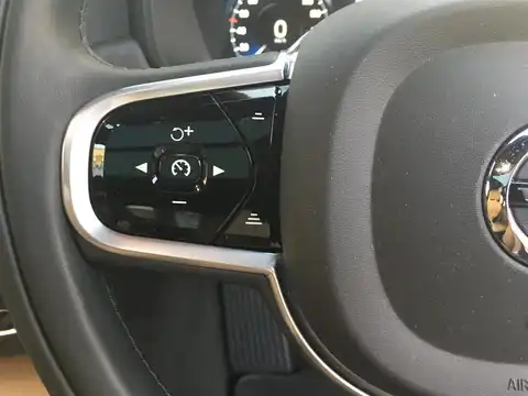 カタログ画像：Ｖ９０ （V90） クロスカントリー Ｔ５ ＡＷＤ サマム エアサスペンション装着車 2018年7月 DBA-PB420A 2000cc ブラック 燃費13.1km / l 内装