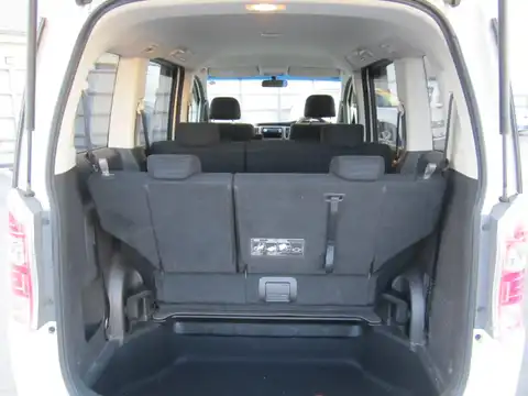 カタログ画像：ステップワゴン （STEPWAGON） Ｌ 2009年10月 DBA-RK1 2000cc プレミアムホワイト・パール 燃費14.2km / l 内装