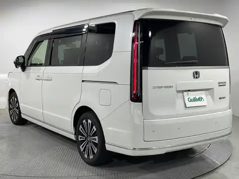 カタログ画像：ステップワゴン （STEPWAGON） ｅ：ＨＥＶスパーダ プレミアムライン 2023年4月 6AA-RP8 2000cc プラチナホワイト・パール 燃費19.5km / l バック