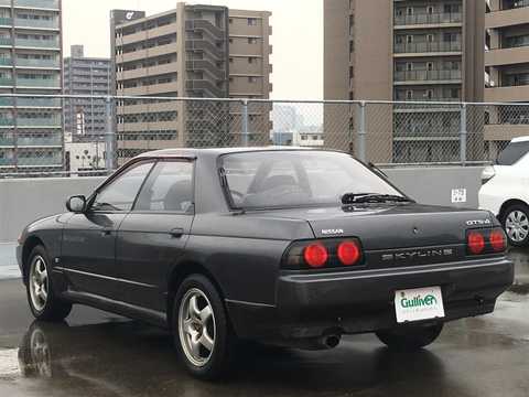 カタログ画像：スカイライン （SKYLINE） ＧＴＳ ＶセレクションⅡ 1992年1月 E-HR32 2000cc ブラックパールメタリック（ハードクリアコート塗装） 燃費9.8km / l バック