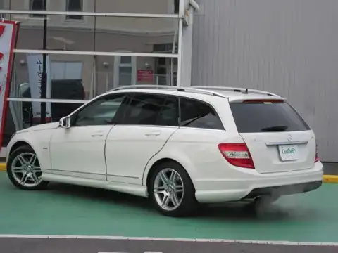 カタログ画像：Ｃクラスステーションワゴン （C-CLASS STATIONWAGON） Ｃ２００ ＣＧＩブルーエフィシェンシー ステーションワゴン アバンギャルド １２５!エディション 2011年1月 DBA-204248 1800cc カルサイトホワイト（Ｓ） 燃費11.6km / l バック