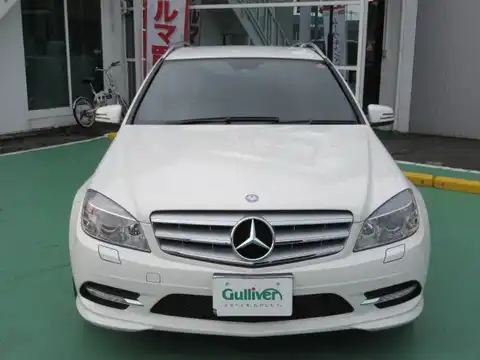 カタログ画像：Ｃクラスステーションワゴン （C-CLASS STATIONWAGON） Ｃ２００ ＣＧＩブルーエフィシェンシー ステーションワゴン アバンギャルド １２５!エディション 2011年1月 DBA-204248 1800cc カルサイトホワイト（Ｓ） 燃費11.6km / l フロント