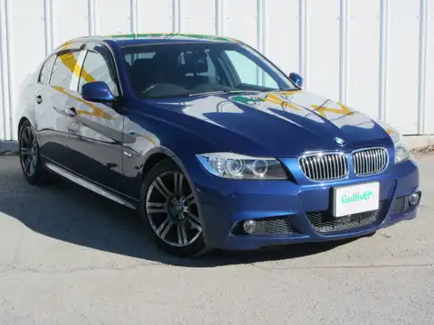 カタログ画像：３シリーズ （3 SERIES） ３２０ｉ Ｍスポーツ プラス 2008年10月 ABA-VA20 2000cc モンテゴ・ブルー（メタリック・カラー） 燃費12.0km / l メイン（その他）