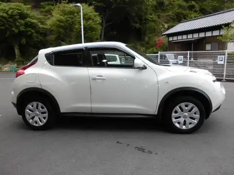 カタログ画像：ジューク （JUKE） １５ＲＸ タイプＶ 2014年4月 DBA-YF15 1500cc ブリリアントホワイトパール（３Ｐ） 燃費18.0km / l 外装