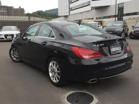 カタログ画像：ＣＬＡクラス （CLA-CLASS） ＣＬＡ１８０ 2016年8月 DBA-117342 1600cc コスモスブラック（Ｍ） 燃費17.4km / l バック