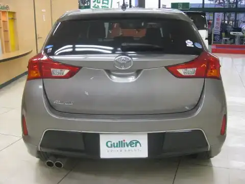 カタログ画像：オーリス （AURIS） １５０Ｘ Ｓパッケージ 2012年8月 DBA-NZE184H 1500cc アバンギャルドブロンズメタリック 燃費16.4km / l バック