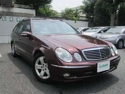 カタログ画像：Ｅクラスステーションワゴン （E-CLASS STATIONWAGON） Ｅ３５０ ステーションワゴン アバンギャルド 2005年8月 DBA-211256C 3500cc カーネリアンレッド（Ｍ） 燃費8.5km / l メイン（その他）