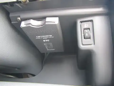 カタログ画像：ＭＩＮＩ （MINI） クーパー 2004年4月 GH-RA16 1600cc ブリティッシュ・レーシング・グリーンメタリック 燃費14.4km / l 内装