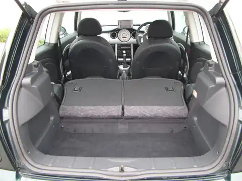 カタログ画像：ＭＩＮＩ （MINI） クーパー 2004年4月 GH-RA16 1600cc ブリティッシュ・レーシング・グリーンメタリック 燃費14.4km / l 内装