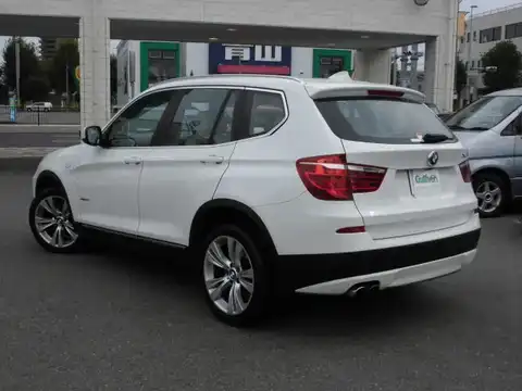 カタログ画像：Ｘ３ （X3） ｘＤｒｉｖｅ ３５ｉ 2013年9月 DBA-WX35 3000cc アルピン・ホワイトⅢ（ソリッド・カラー） 燃費11.0km / l バック