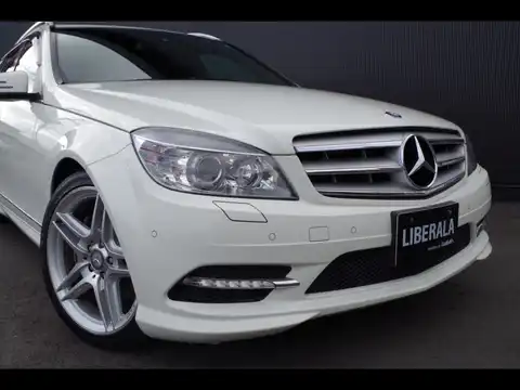 カタログ画像：Ｃクラスステーションワゴン （C-CLASS STATIONWAGON） Ｃ３００ ステーションワゴン アバンギャルド 2009年8月 DBA-204254 3000cc カルサイトホワイト 燃費9.5km / l 外装